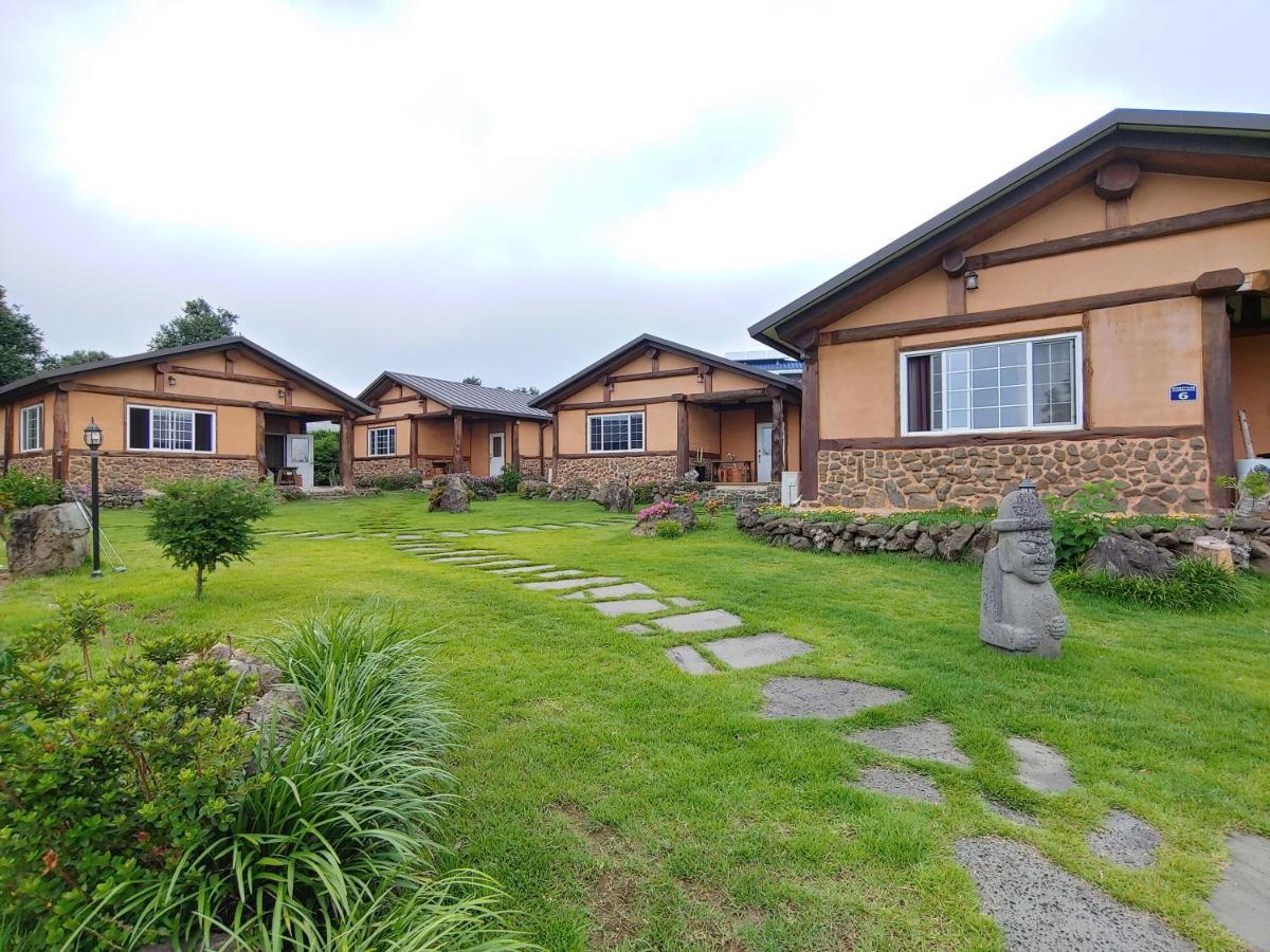 Geumok Log Pension Seogwipo Ngoại thất bức ảnh