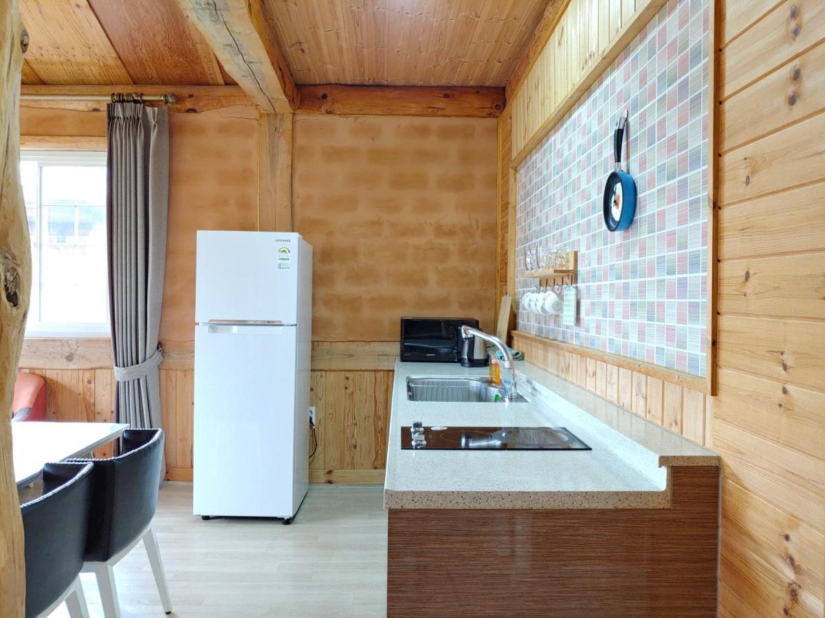 Geumok Log Pension Seogwipo Ngoại thất bức ảnh