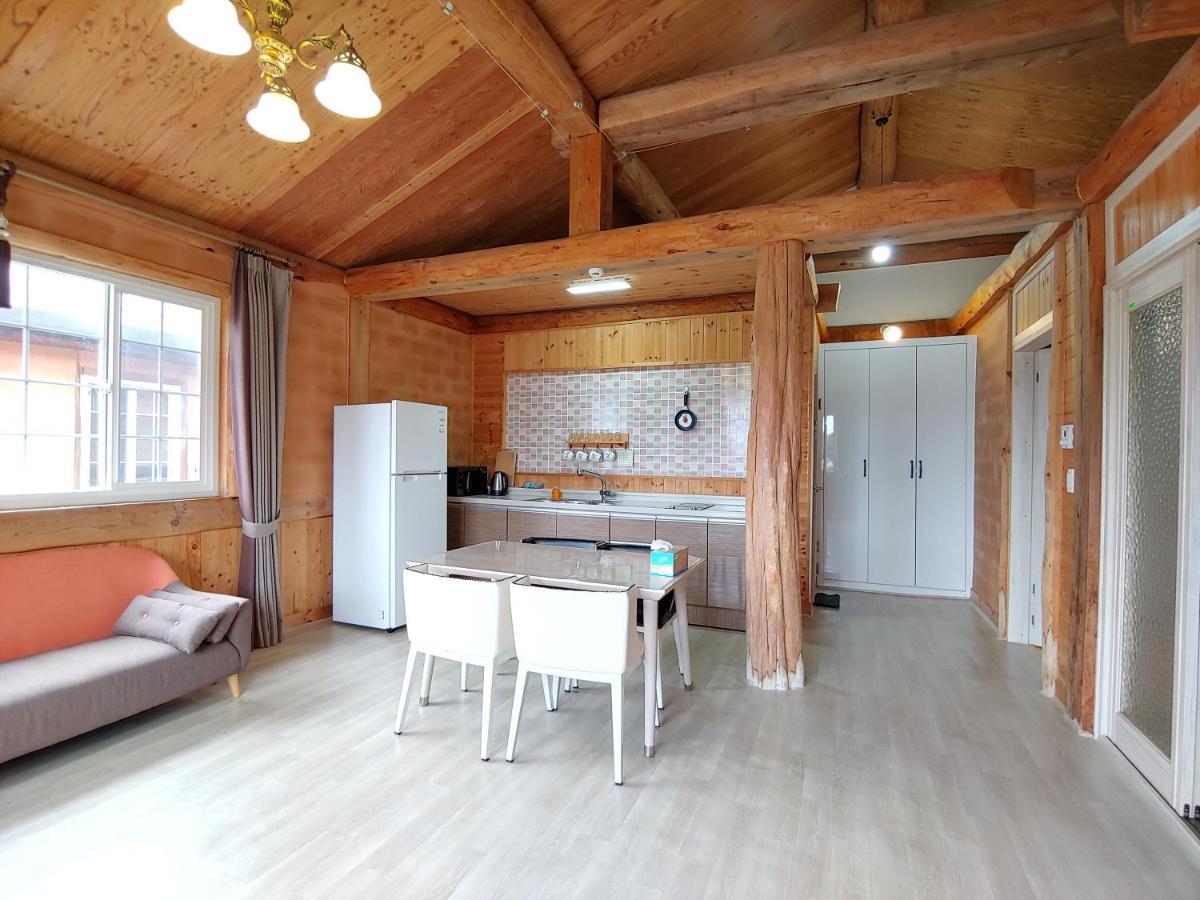 Geumok Log Pension Seogwipo Ngoại thất bức ảnh